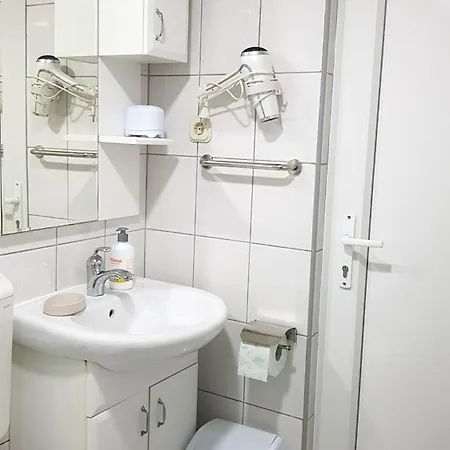 Lis Guest house *