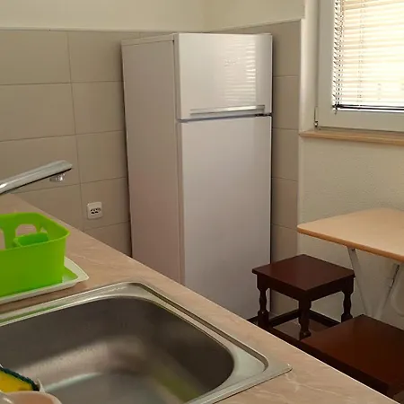 Lis Guest house *